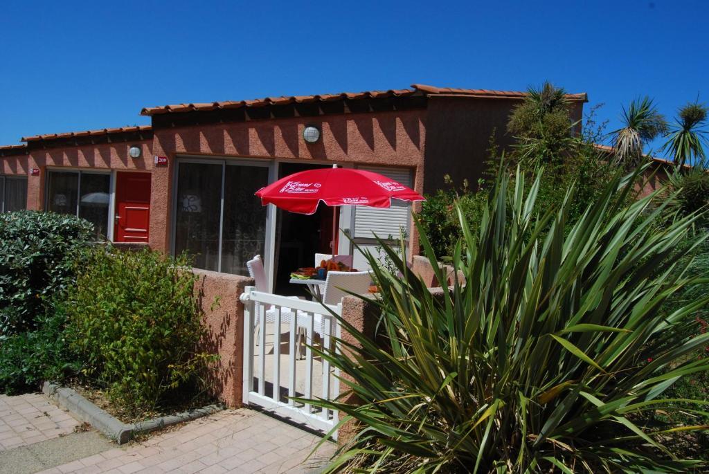 Lagrange Grand Bleu Vacances – Résidence Les Jardins de Neptune Saint-Cyprien  Chambre photo